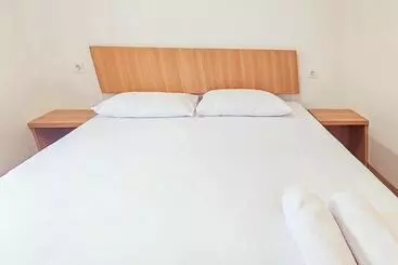Szálloda Buana Express Mitra Reddoorz