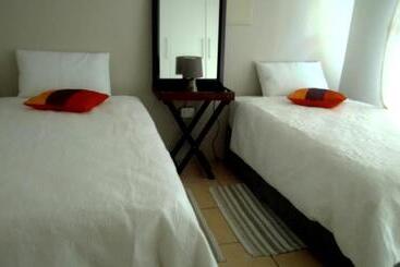 بنسيون Vee’s Guest House