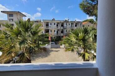 هتل آپارتمان Vogue Rooms