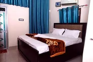 Pension Om Shanti Palace