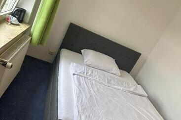 Отель Upper House