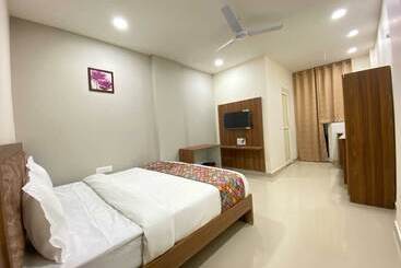 Hotel Vistacrest Noida Sector 35
