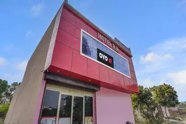 Oyo Hotel R.r  A Highway Inn