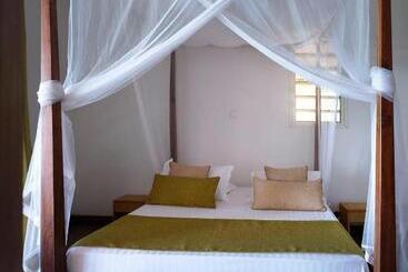 هتل Antsanitia Resort