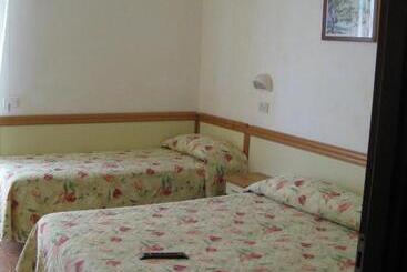 酒店 Losanna Cervia