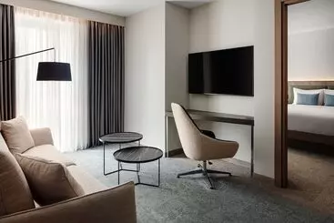 هتل Courtyard By Marriott Yerevan