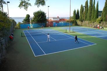 تختخواب و صبحانه Pension Silvia