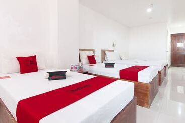 酒店 Reddoorz Plus Near Vigan City Commercial Center