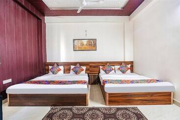 Hotel Fabexpress Ps Villa