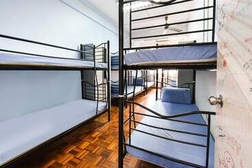 הוסטל Spot On 89872 Kuantan Backpackers