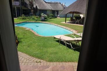 Bed & Breakfast 12 On Vaal Drive Guesthouse