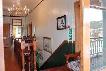 مبيت وإفطار Central Hotel Guest House