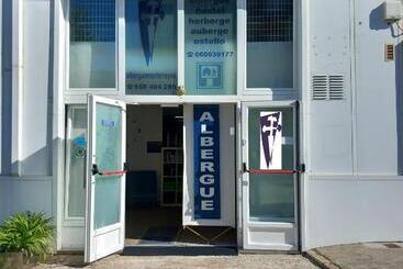 Albergue Monterrey   Hostel