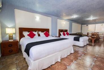 هتل Suites De Reyes