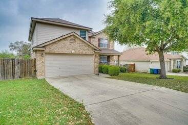 کلبه Family Friendly San Antonio Escape W/ Game Room