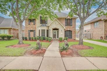 Hus på landet Family Friendly Houston Home In Quiet Neighborhood