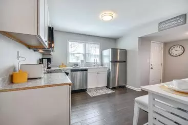 Mökkimajoitus Updated Jamestown Home   5 Mi To Hpu!