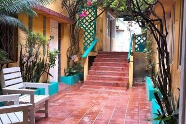 Bed & Breakfast Eco Hotel Club Rolling Stone