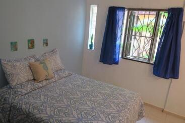 تختخواب و صبحانه Eco Hotel Club Rolling Stone