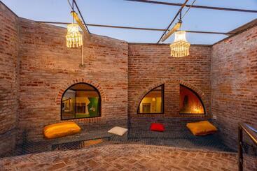 Del Barcito Hostel And Suites