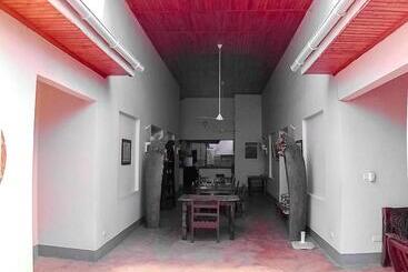 هتل Triniti Airport