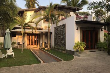 مبيت وإفطار Villa Dominikku