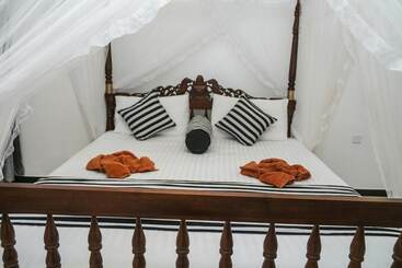 호텔 Mirissa Village