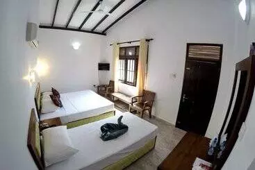 Hotelli Ramon Beach Resort