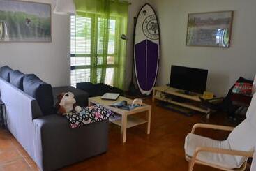 Hostel Surf House Peniche