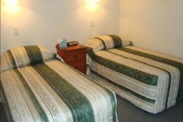 민박 Warkworth Country House