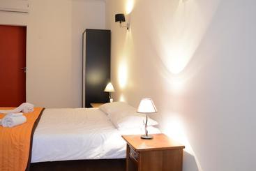 Fado Bed & Breakfast   Santos