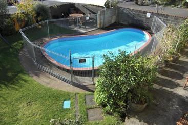 Motel 299 On Devon West