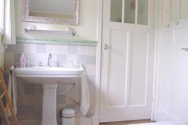 B&b Hotel California