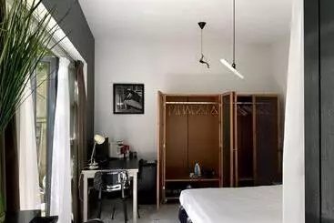 تختخواب و صبحانه Zocher6 Bnb A Monumental Town House In The City Center
