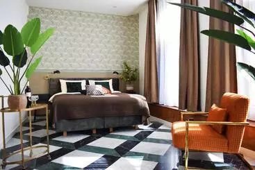 Brasss Hotel Suites