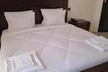 هتل The Sailors Address