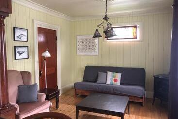 住宿加早餐  Gîte Du Village   Deschambault