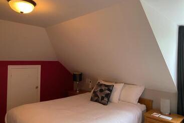 تختخواب و صبحانه La Maison Du Matelot