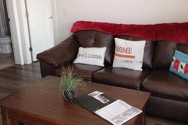 تختخواب و صبحانه Winedownhere   Lic. 75806