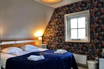 فندق Recreatiepark Wiringherlant