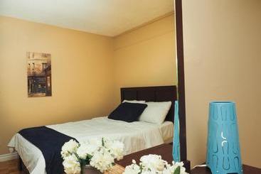 Hotelli West Queen West