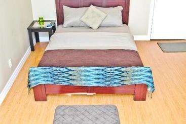 هتل West Queen West