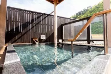 Ryokan ホテル晴山