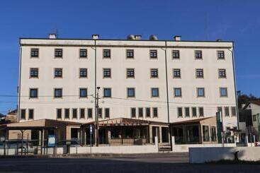 Hotelli Santhyago Trofa