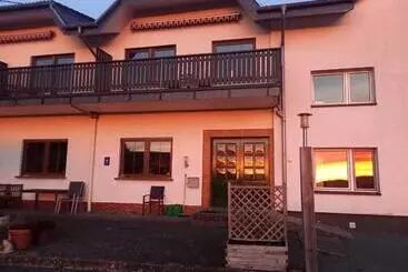 Majatalo Haus Nirgendwo