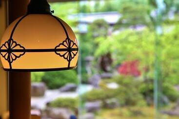 ריוקאן Hohoemino Kuyufu Tsuruya