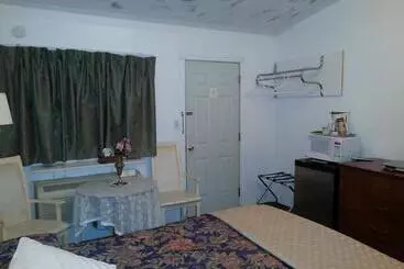 Holiday Motel