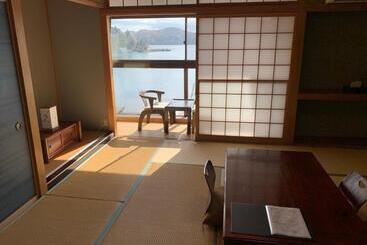 Hotel Nojiri Lake Resort