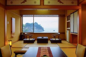 旅館 Umibenokakureyu Seiryu