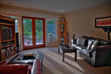 Shawnigan Suite B & B